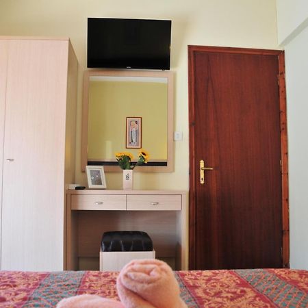 Dionisos Palms Apartments Паралия Дионисиу Екстериор снимка
