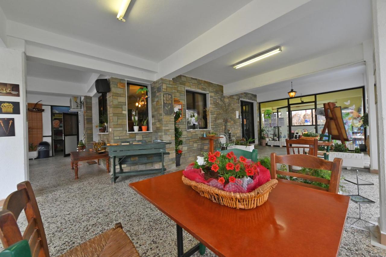 Dionisos Palms Apartments Паралия Дионисиу Екстериор снимка