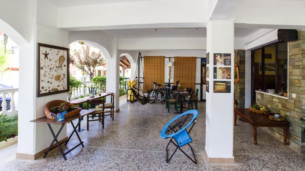 Dionisos Palms Apartments Паралия Дионисиу Екстериор снимка