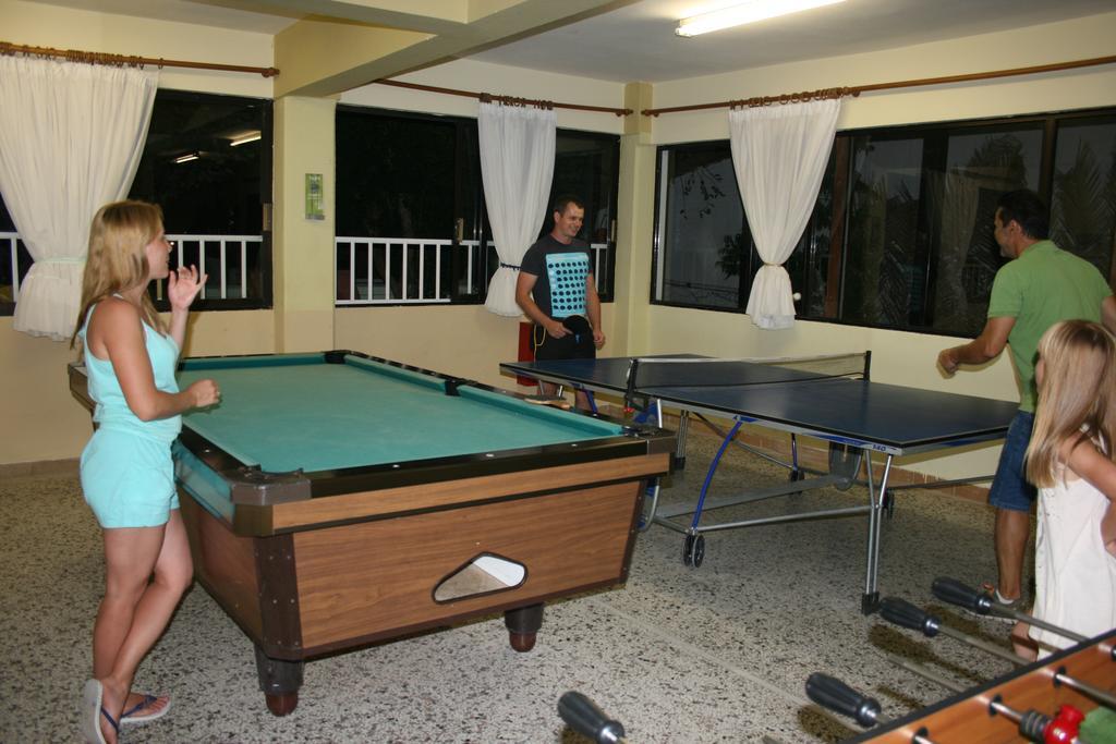 Dionisos Palms Apartments Паралия Дионисиу Екстериор снимка
